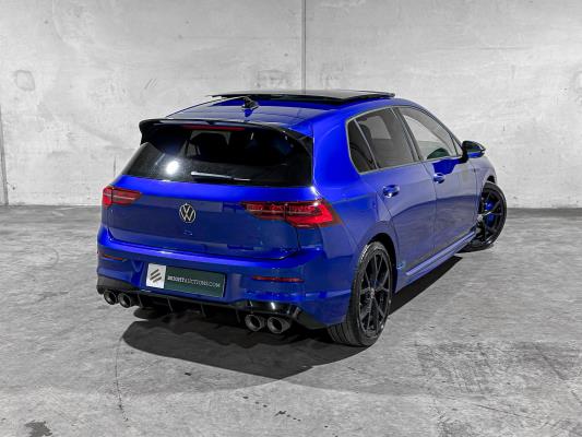 Volkswagen Golf VIII R 4Motion 20th Annniversary -AKRAPOVIC- 2.0 TSI 320pk 2023 LIMITED (Golf 8), NL-KENTEKEN