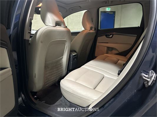 Volvo XC70 2.0 D4 FWD Momentum 181pk 2014 (Origineel-NL) Automaat, 2-XLB-00