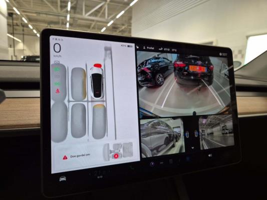 Tesla Model Y RWD 58 kWh 238pk 2023 (Origineel-NL), X-697-DL