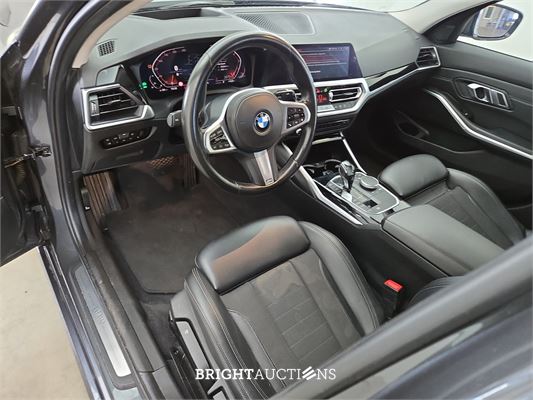 BMW 320i 3-serie Executive Edition 184pk 2019 (Origineel-NL) 3-Serie, XT-203-T