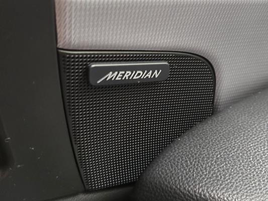 Jaguar XE D Portfolio 2.0 163pk 2015 (Origineel-NL), HV-351-R