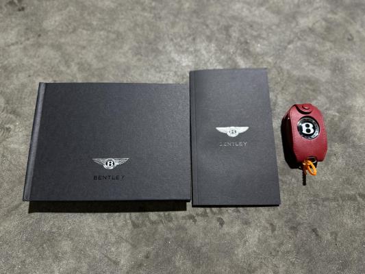 Bentley Bentayga 4.0 V8 S 549pk 2022 (Origineel-NL), P-719-VF