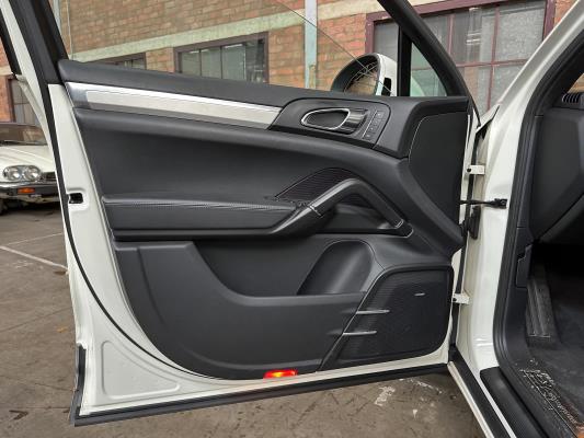 Porsche Cayenne Turbo 4.8 V8 500PK 2010 38.000KM!