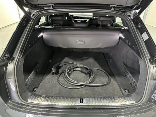 Audi Q8 e-tron 50 quattro Advanced Edition 95 kWh 340pk 2023 (Origineel-NL), T-629-HS