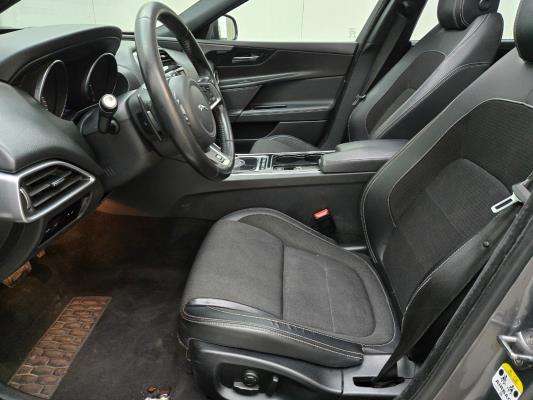 Jaguar XE D Portfolio 2.0 163pk 2015 (Origineel-NL), HV-351-R