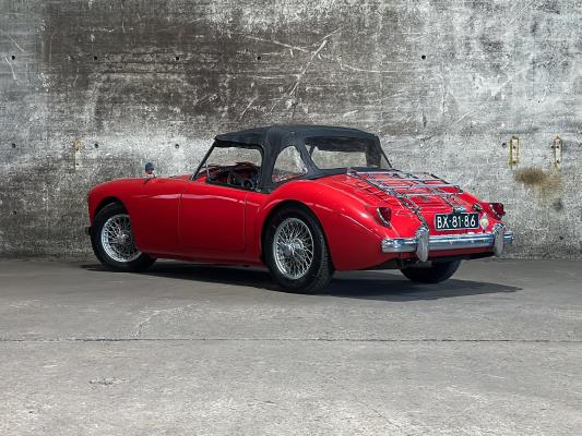 MG MGA Cabriolet 1957, BX-81-86