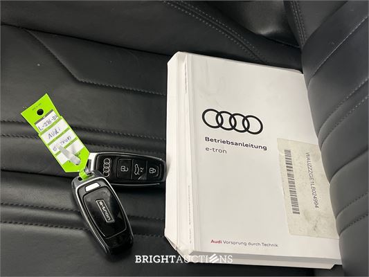 Audi e-tron 55 Business edition Plus Quattro 95 kWh 409pk 2020, L-296-BK
