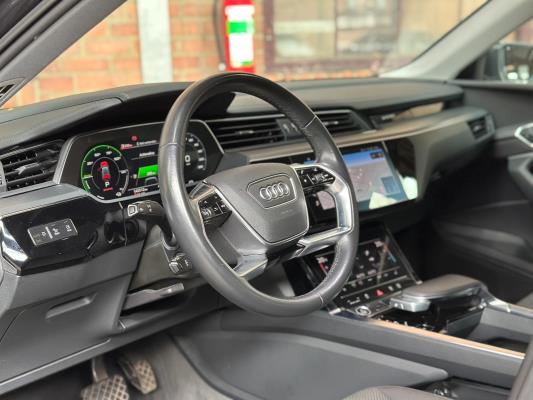 Audi E-tron 50 quattro Business edition 71 kWh 313pk 2020 (Origineel-NL+ 1e eigenaar), J-695-PX