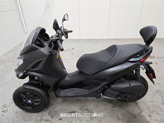 Piaggio Scooter 300 MP3 HPE 26pk 2023, T-785-KS