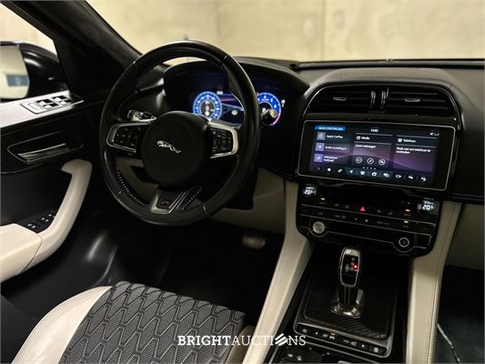 Jaguar F-Pace 5.0 V8 S/C AWD SVR 551pk 2019, T-214-ZB