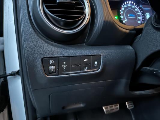 Hyundai Kona EV Comfort 64 kWh 204pk 2020 (Origineel-NL+1e eigenaar), J-474-XX