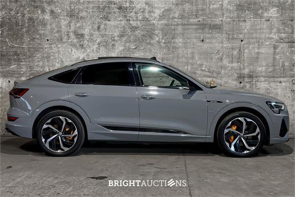 Audi e-tron Sportback 50 S edition Quattro 71 kWh 313pk 2021, T-261-RR
