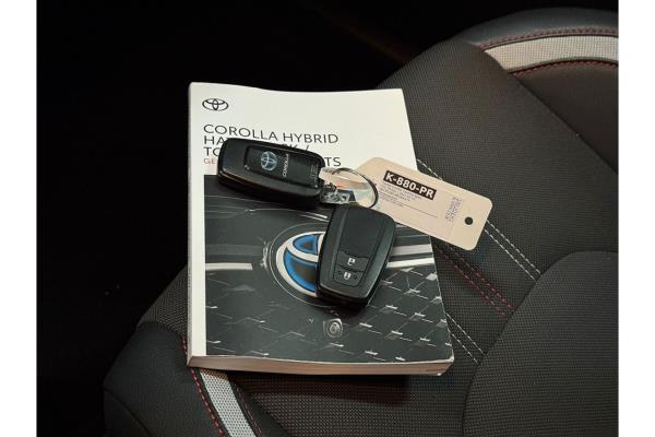Toyota Corolla Touring Sport Hybrid GR-Sport 2.0 261pk 2021 (Origineel-NL), K-880-PR