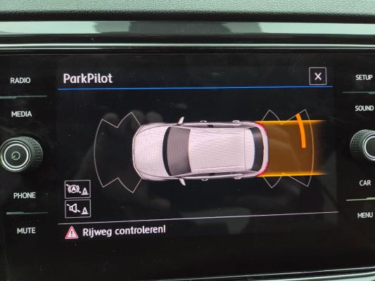 Volkswagen T-Roc Sport 1.5 TSI 150pk 2019, T-667-TX