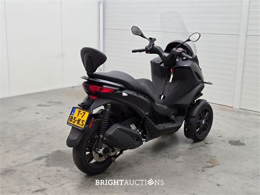 Piaggio Scooter 300 MP3 HPE 26pk 2023, T-785-KS