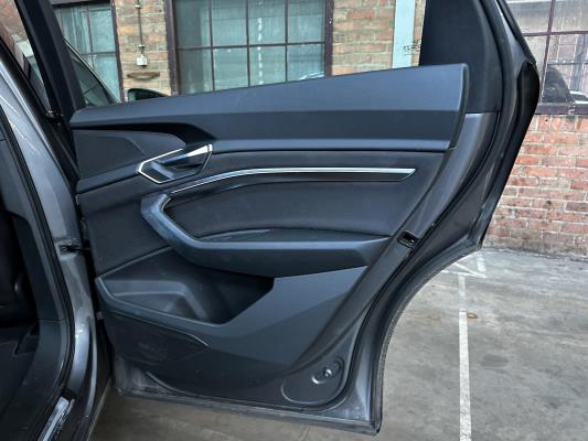 Audi e-tron 55 quattro Advanced edition 95 kWh 408pk 2021 (Origineel-NL+1e eigenaar), N-206-TT