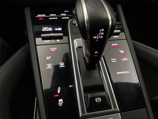 Porsche Cayenne Coupé Turbo S E-Hybrid 4.0 685pk 2020 (Origineel-NL), J-013-TK