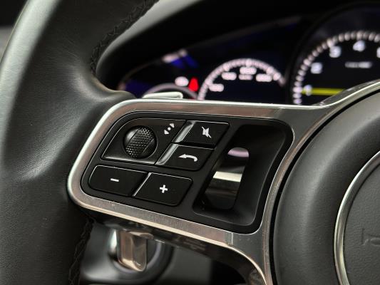 Porsche Cayenne E-Hybrid Platinum Edition 3.0 V6 462pk 2023 (Origineel-NL), NL-kenteken