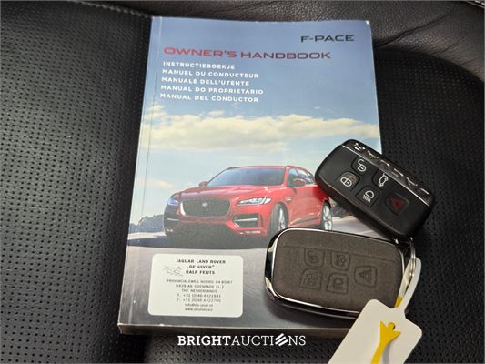 Jaguar F-PACE Portfolio 20d 2.0 AWD 180pk 2017 (Origineel-NL), NT-557-F
