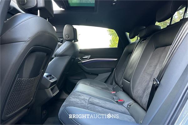 Audi e-tron Sportback 50 S edition Quattro 71 kWh 313pk 2021, T-261-RR
