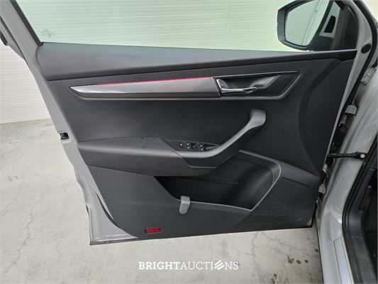 Škoda Karoq Business Edition Plus 1.0 TSI 110pk 2022 (Origineel-NL), N-869-PD