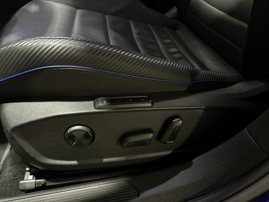 Volkswagen Golf VIII R 4Motion 20th Annniversary -AKRAPOVIC- 2.0 TSI 320pk 2023 LIMITED (Golf 8), NL-KENTEKEN
