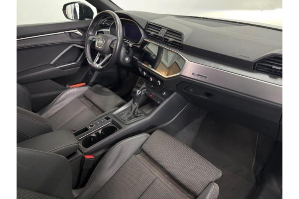 Audi Q3 45 e S Edition TFSI 266pk 2022 (Origineel-NL), P-122-PB