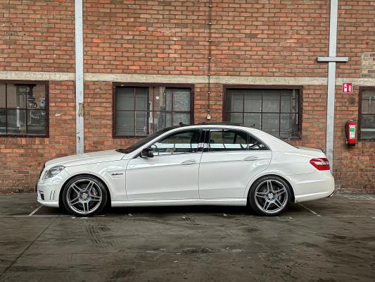 Mercedes-Benz E63 AMG 6.3 V8 -CARBON- 525pk 2010 (Origineel-NL), 47-LKB-6