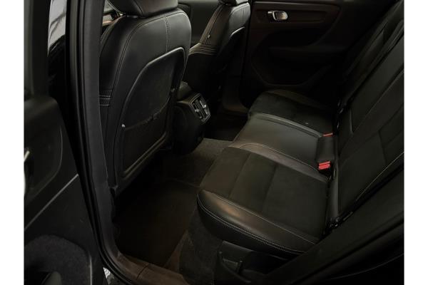 Volvo XC40 Recharge P8 R-Design AWD 408pk 2021 (Origineel-NL), L-682-DV