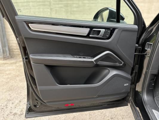 Porsche Cayenne E-Hybrid Platinum Edition 3.0 V6 462pk 2023 (Origineel-NL), NL-kenteken