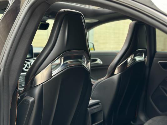 Mercedes-Benz CLA45 4Matic OrangeArt Edition CLA-klasse 360pk 2015, NL-Kenteken