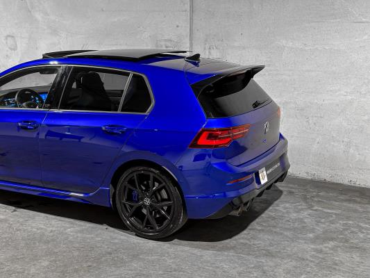 Volkswagen Golf VIII R 4Motion 20th Annniversary -AKRAPOVIC- 2.0 TSI 320pk 2023 LIMITED (Golf 8), NL-KENTEKEN