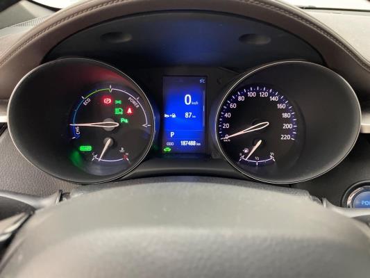 Toyota C-HR Hybrid Executive 1.8 170pk 2017, P-886-JB