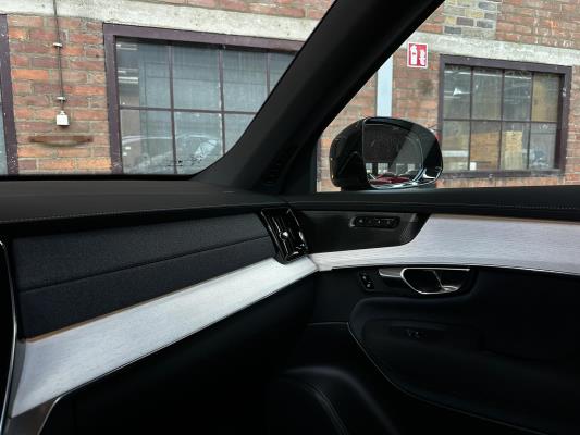 Volvo XC90 T8 AWD Plus Dark 457pk 2025 7-Persoons (1.100 KM) Fabrieksgarantie
