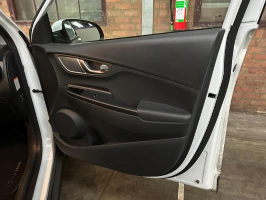 Hyundai Kona EV Comfort 64 kWh 204pk 2020 (Origineel-NL+1e eigenaar), J-474-XX