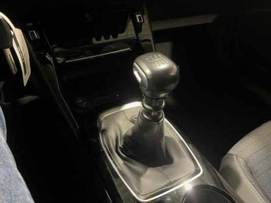 Peugeot 2008 100 Allure 1.2 PureTech 102pk 2022 (Origineel-NL), P-689-GX