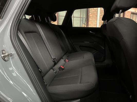 Audi Q4 e-tron 35 Launch edition 55 kWh 170pk 2021 (Origineel-NL+1e eigenaar), N-924-PK