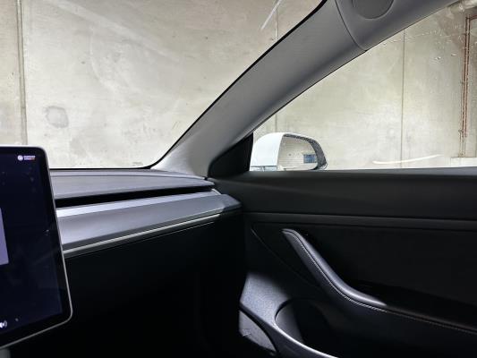 Tesla Model 3 Standard RWD Plus 60 kWh 238pk 2020 (Origineel-NL), J-064-LB