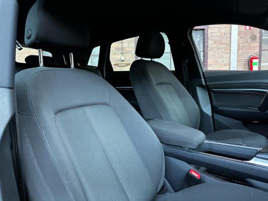 Audi e-tron 55 quattro Advanced edition 95 kWh 408pk 2021 (Origineel-NL+1e eigenaar), N-206-TT