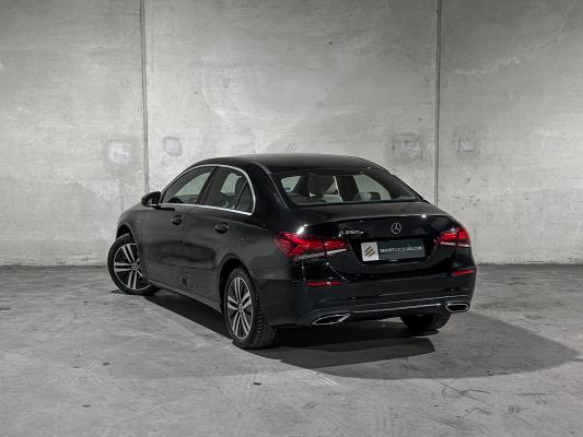 Mercedes-Benz A250 e Business Solution Luxury Limited 218pk 2020 (Origineel-NL + 1e Eigenaar) A-klasse, J-849-SG
