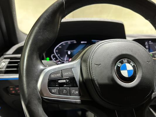 BMW 330e Touring Business Edition Plus 184hp 2021 3-series (Original-NL + 1st Owner) L-480-TL