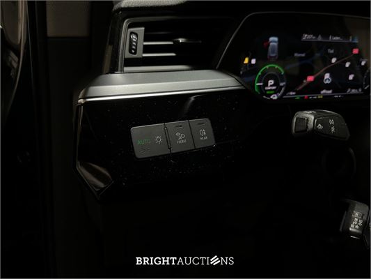 Audi e-tron 50 quattro edition 71 kWh 313pk 2020 (Origineel-NL + 1e eigenaar), J-948-HF