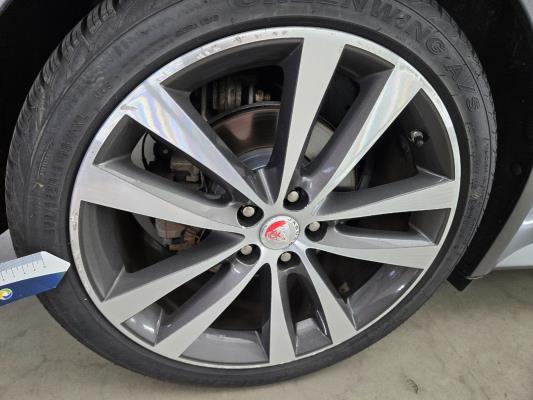 Jaguar XE D Portfolio 2.0 163pk 2015 (Origineel-NL), HV-351-R