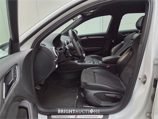 Audi A3 Sportback Sport S-Line Edition 1.0 TFSI 116pk 2018 (Origineel-NL), RJ-197-G