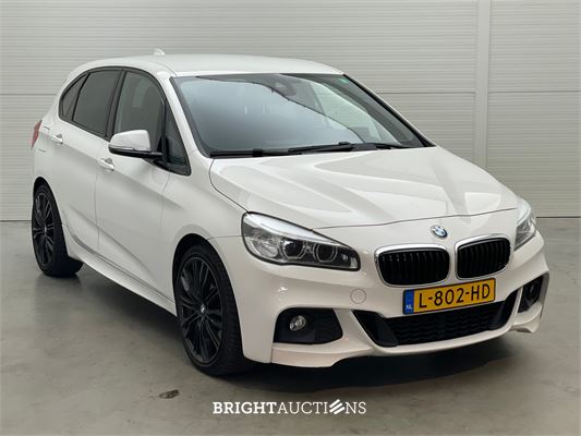 BMW 225i Active Tourer High Executive xDrive 232pk 2015 2-Serie, L-802-HD