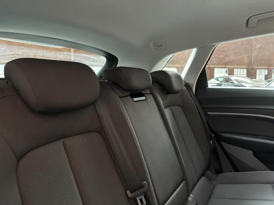 Audi E-tron 50 quattro Business edition 71 kWh 313pk 2020 (Origineel-NL+ 1e eigenaar), J-695-PX