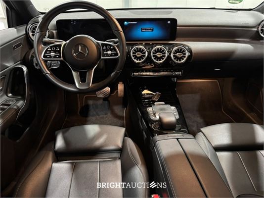 Mercedes-Benz A200 Limousine Business Solution Luxury 163pk 2020 (Origineel-NL) A-klasse, J-882-SR