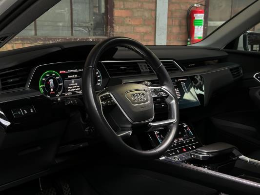Audi e-tron 55 quattro Business edition Plus 95 kWh 408pk 2020 (Origineel-NL+1e eigenaar), K-706-KJ