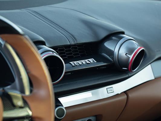 Ferrari 812 Superfast 6.5 V12 HELE -CARBON- 796pk 2020