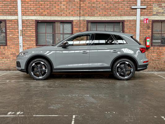 Audi Q5 2.0 TFSI Quattro Sport S Line Black Edition 252pk 2018 (Origineel-NL + 1e Eigenaar), TT-931-B